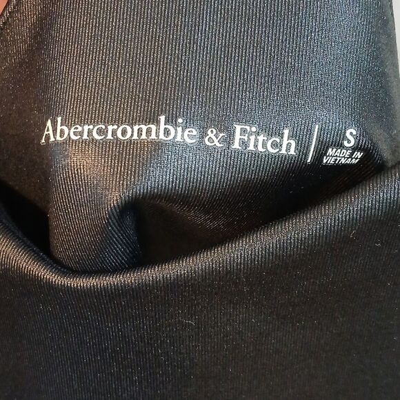 Abercrombie & Fitch Black Shiny Crop Tank Top Small NWT - Picture 4 of 5